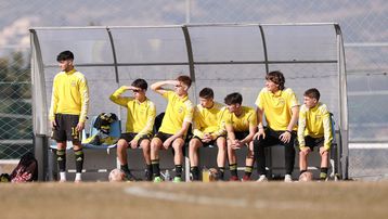 Πήραν πανό του Άρη σε αγώνα Κ17 - Πατέρας παιδιού το πήρε πίσω! (vid)