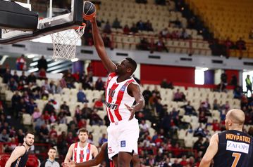 Φαλ για Μπαρτζώκα: «Είναι αρκετά νευρικός, μην του προκαλέσω κι άλλα προβλήματα» (vid)