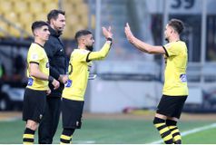 Το Sportal στην προπόνηση της ΑΕΚ: Μέσα ξανά Γκατσίνοβιτς, Φερνάντες και δουλειά στο... γκολ (vids)