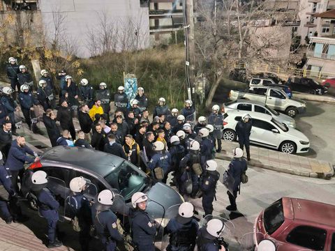 Αυτός είναι ο νέος αθλητικός νόμος: Αν τσακωθείς σε καφενείο κινδυνεύεις με φυλάκιση! (vids)