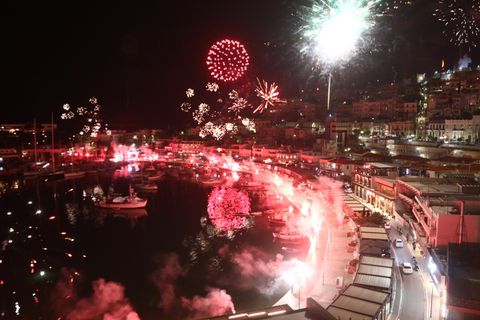 Οι εορτασμοί των 100 χρόνων του Ολυμπιακού σε 17 διαφορετικές πόλεις (vid)