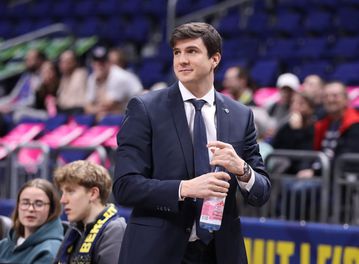 Εντυπωσιακή επικράτηση της Άλμπα στο ντεμπούτο του Κάγιες στον πάγκο της παρά την καλή εμφάνιση του Ρογκαβόπουλου