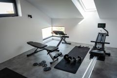 Best Home Gym Equipment: Ο Εξοπλισμός που Μετατρέπει το Σπίτι σου σε Γυμναστήριο