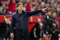 Αλμέιδα: «Γιατί να δίνουν 50 εκατομμύρια σε πυραύλους και όχι σε τροφές και υποδομές;» (vid)