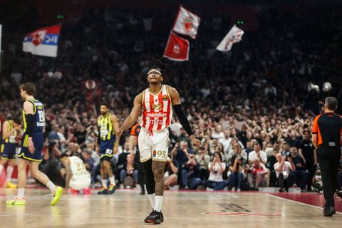 Ο Ερυθρός Αστέρας «φρέναρε» τη Φενέρ - Σημαντικό «διπλό» της Χάποελ στη Βαρκελώνη