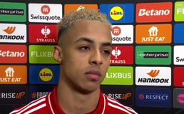 Απίστευτη ατάκα Χάτσινσον: «Με εμπόδιζε η κρέμα προσώπου, δεν έβλεπα καλά»