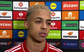 Απίστευτη ατάκα Χάτσινσον: «Με εμπόδιζε η κρέμα προσώπου, δεν έβλεπα καλά»