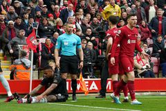 Η FA βάζει τέλος στην έρευνα για την αγκωνιά του διαιτητή Χατζηδάκη στον Ρόμπερτσον της Λίβερπουλ