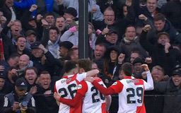 Σημαντικό προβάδισμα για την Φέγενορντ που πληγώνει την Ρόμα με το ίδιο σκορ του περσινού τελικού