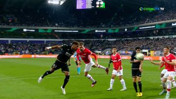 Ο Μουρίγιο εκτέλεσε με κεφαλιά τον Ράιαν, κάνοντας το 1-0 για την Άντερλεχτ (vid)