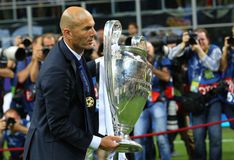 Η Αλ Νασρ εκτός από Μουρίνιο έχει στη λίστα για προπονητή του Κριστιάνο Ρονάλντο και τον Ζιντάν!