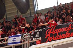 Οπαδοί της Χάποελ Ιερουσαλήμ έστειλαν εξώδικο στην ΑΕΚ για τα επεισόδια στο Game 2 του BCL (vid)