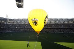 Στο σπίτι της, μ' όλη την... οικογένεια της μαζεμένη, η ΑΕΚ γιόρτασε τα πιο σημαδιακά γενέθλια