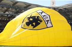 Όλα έτοιμα για την απογείωση του αερόστατου των 100 χρόνων της ΑΕΚ (pics & vid)