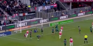 Τρομερός Παυλίδης: Βρήκε δίχτυα με φοβερό τακουνάκι και έκανε την ανατροπή για την Άλκμααρ (vid)