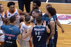 Παραλίγο να... αρπαχτούν ο Κάουαν με τον Περάντες λίγο πριν ολοκληρώσει ο Προμηθέας τη νίκη του (vid)