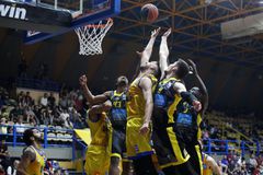 Ο Άρης έκανε το «διπλό» στο Περιστέρι που είχε το... μυαλό του στη Βόννη (vids)