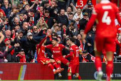 Ο Φαν Ντάικ «ξελάσπωσε» τη Λίβερπουλ που είναι δύο νίκες μακριά από το πρωτάθλημα