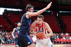 Ο Πανιώνιος υποδέχεται τον Ολυμπιακό με στόχο την ισοφάριση της σειράς