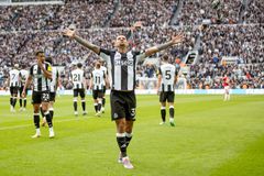 Φουλάρει για Champions League η Νιούκαστλ, ισοπέδωσε με τεσσάρα τη Γιουνάιτεντ