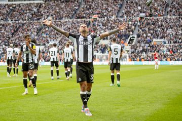 Φουλάρει για Champions League η Νιούκαστλ, ισοπέδωσε με τεσσάρα τη Γιουνάιτεντ