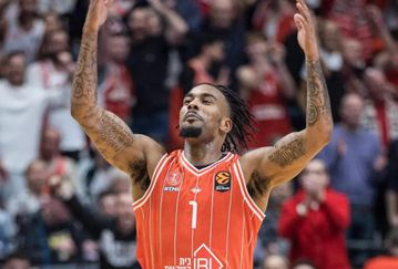 «Σε διαπραγματεύσεις με τον Κρις Τζόουνς η Χάποελ Tελ Αβίβ»