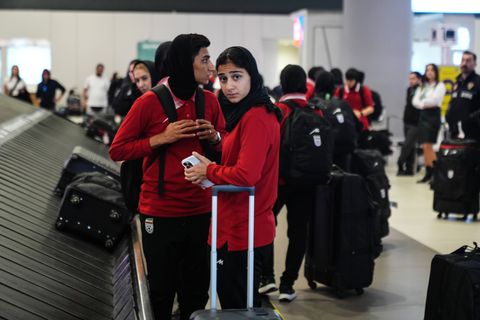 Εξελίξεις για την αρχηγό της Εθνικής Ιράν μετά την αίτηση ασύλου: Κατέσχεσαν την περιουσία της και έπειτα την αποδέσμευσαν