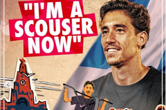 «Από την Ελλάδα στους "ρεντς", αυτό είναι το ταξίδι του Greek Scouser»: Το υπέροχο βίντεο για τον Κώστα Τσιμίκα