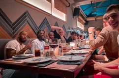 Δείπνο αποχαιρετισμού στο Περιστέρι