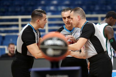 Ορίστηκαν οι διαιτητές για το Game 5 - Ποιοι θα σφυρίζουν το ματς τίτλου ανάμεσα σε Παναθηναϊκό και Ολυμπιακό