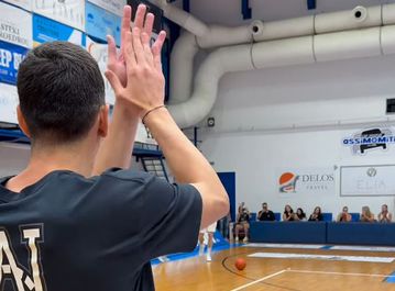 Ο Λαρεντζάκης πανηγύρισε τρίποντα των Χουάντσο και Λεσόρ και οι χρήστες του «Χ» αναρωτήθηκαν εύλογα (vid)