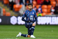 Το αστείρευτο ταλέντο του Σκάρπα, η δύσκολη προσαρμογή στην Αγγλία και η... απάτη που του κόστισε μία περιουσία!