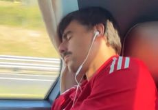 Το insta story του Τσικίνιο με τον Γκαρθία να κοιμάται στο πούλμαν του Ολυμπιακού (vid)