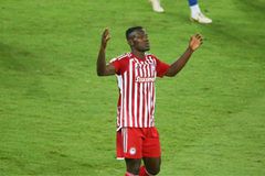 Χωρίς Πορόζο, Καμαρά στην Τρίπολη…