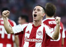 Τρομερός Ποντένσε: Σκόραρε 100 δευτερόλεπτα μετά την επανεμφάνισή του με τη φανέλα του Ολυμπιακού