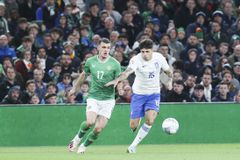 Ο Ρότα μπαίνει με το σπαθί του και χάρη στον Αλμέιδα, σε μπλοκάκια σκάουτερς