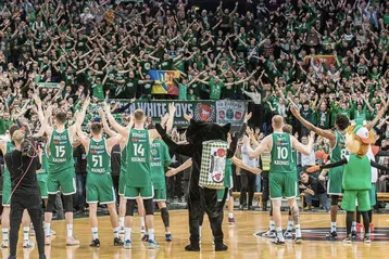 Χαμός στην Zalgirio Arena και συνθήματα κατά Πούτιν και Σερβίας