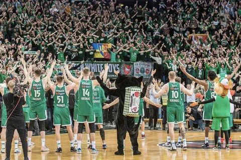 Χαμός στην Zalgirio Arena και συνθήματα κατά Πούτιν και Σερβίας