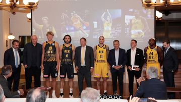 Η ΑΕΚ παρουσίασε τις νέες εμφανίσεις της χρονιάς βάζοντας ψηλά τον πήχη των προσδοκιών