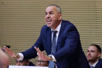 Λιμνιάτης: «Μεγάλη νίκη, δεν σκεφτόμαστε αλλαγές»