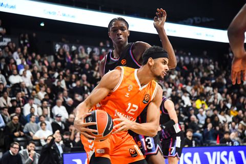 Μεγάλη ανατροπή και νίκη για την Παρί επί της Βαλένθια