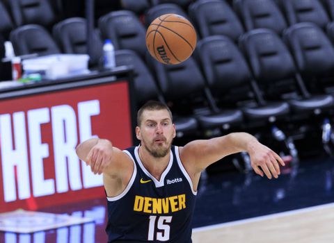 Ασταμάτητος Γιόκιτς οδήγησε τους Νάγκετς στη νίκη με 130-116 επί των Κλίπερς