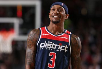 Σοκ με Μπράντλεϊ Μπιλ: Υπέστη κάταγμα στο γοφό και χάνει τη σεζόν