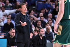 O Εργκίν Άταμαν εκθείασε την διοίκηση του Παναθηναικού για την επιλογή του Φαρίντ