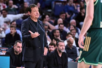 O Εργκίν Άταμαν εκθείασε την διοίκηση του Παναθηναικού για την επιλογή του Φαρίντ