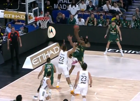 Ο Φαρίντ έκανε πόστερ τον Ταβάρες- Η αντίδραση του Σλούκα! (vid+pic)