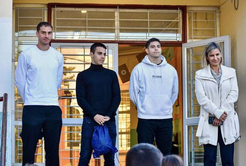 Παντελίδης, Πέτκοφ και Λίγδας μοίρασαν αυτόγραφα και χαμόγελα σε Δημοτικό της Κηφισιάς