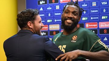 Η αγκαλιά των Φαρίντ και Ρούντι Φερνάντεθ στη Μαδρίτη - Τι τους συνδέει από το το 2012 (pic)