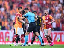 Βαριές «καμπάνες» σε 102 ποδοσφαιριστές στην Τουρκία για το σκάνδαλο στοιχηματισμού!