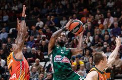 Λύγισε στη Βαλένθια και έσπασε το σερί του ο Παναθηναϊκός